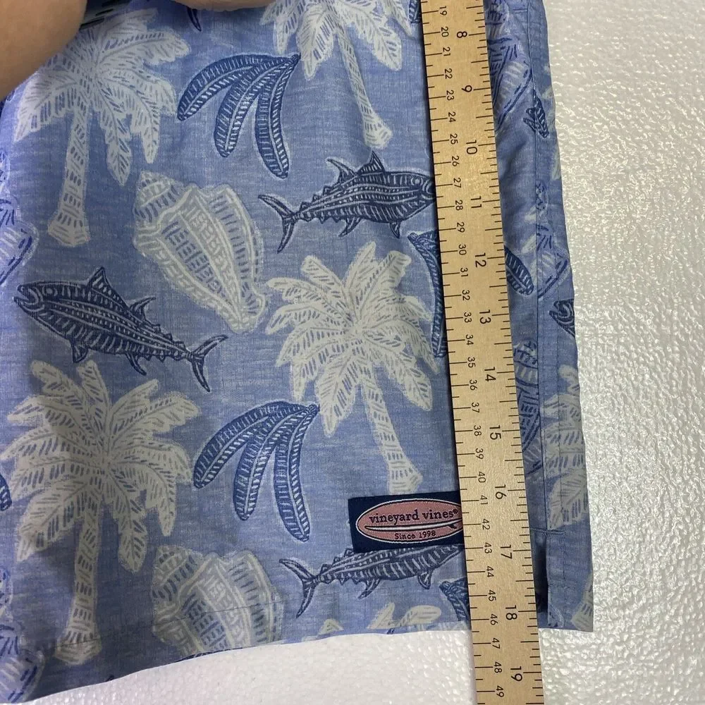 Vineyard Vines Swim Trunks Mens Size M Blue White lined Logo draw string elastic